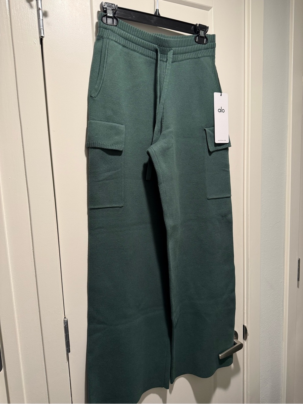 Alo Yoga Scholar Knit High-Waist Cargo Pant Cargo Pants in Green Size XS NWT